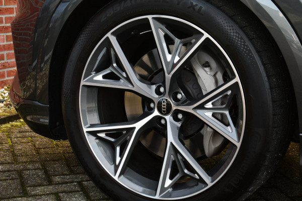 Audi Q8 55 TFSI e quattro S-Line Pano ACC B&O 22inch Black-optic