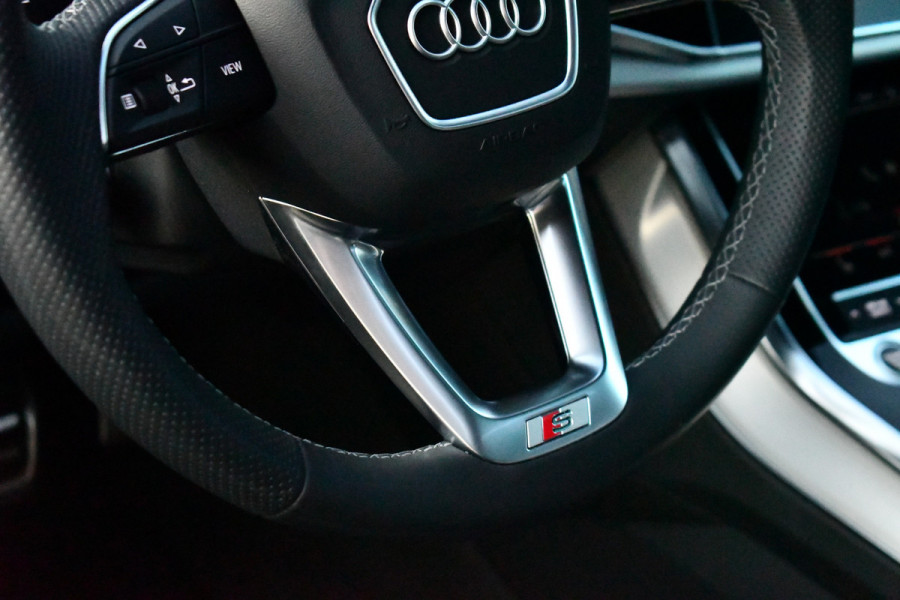 Audi Q8 55 TFSI e quattro S-Line Pano ACC B&O 22inch Black-optic