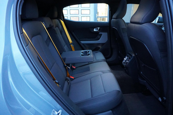 Polestar 2 Long Range Dual Motor Launch Edition 78kWh 408pk Performance + BREMBO BIG BRAKES / 360 CAMERA / PANODAK