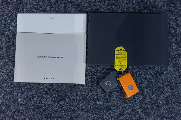 Volvo V60 B3 Aut. Momentum Leder Stoelverwarming Parkassist 163pk