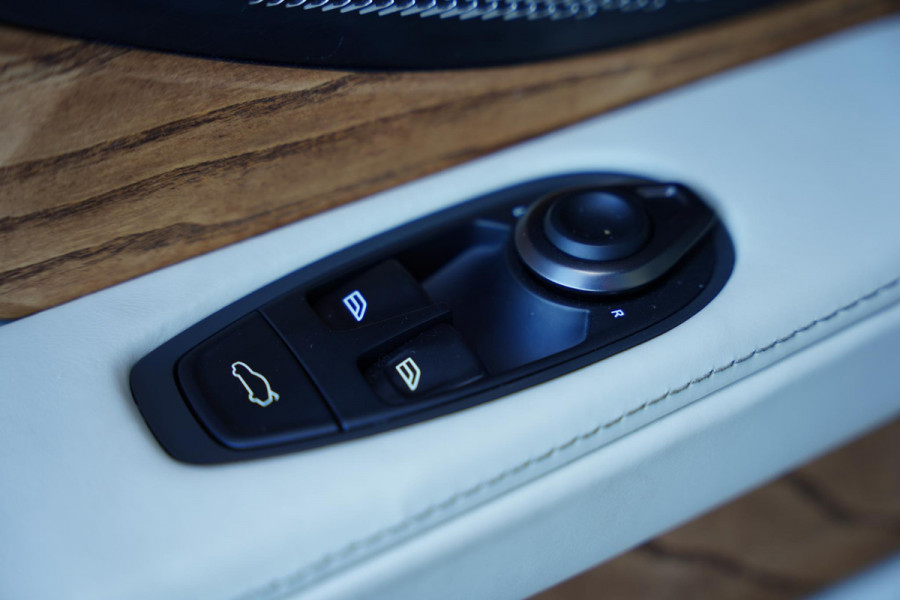 Aston Martin DB12 Volante 4.0 V8 NL-Auto