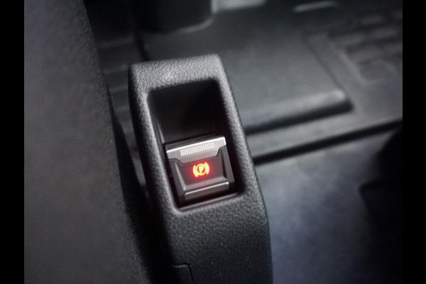 Peugeot e-Expert L3 50 kWh | camera | navi incl. Apple Carplay | verwarmde stoelen | airco | cruise control | parkeersensoren | rijklaarprijs