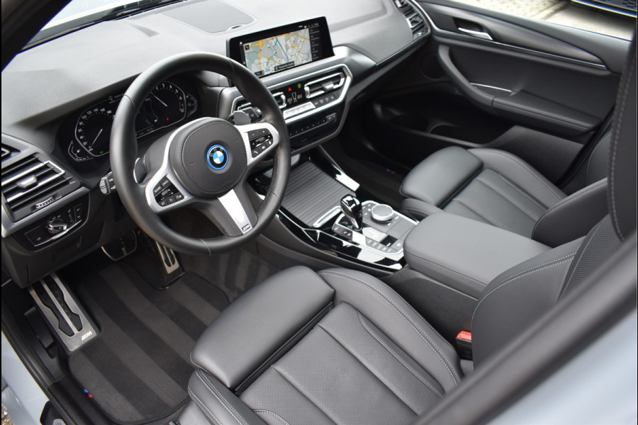 BMW X3 xDrive30e M-Pakket 292 Pk Brooklyn Grijs Metallic Pano Leder Navi Camera 19 Inch