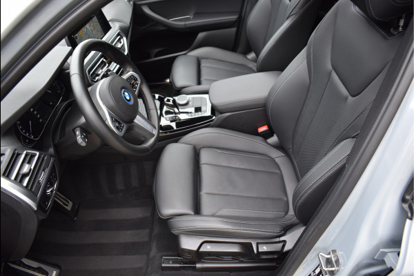 BMW X3 xDrive30e M-Pakket 292 Pk Brooklyn Grijs Metallic Pano Leder Navi Camera 19 Inch