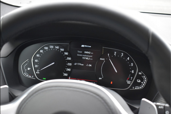 BMW X3 xDrive30e M-Pakket 292 Pk Brooklyn Grijs Metallic Pano Leder Navi Camera 19 Inch