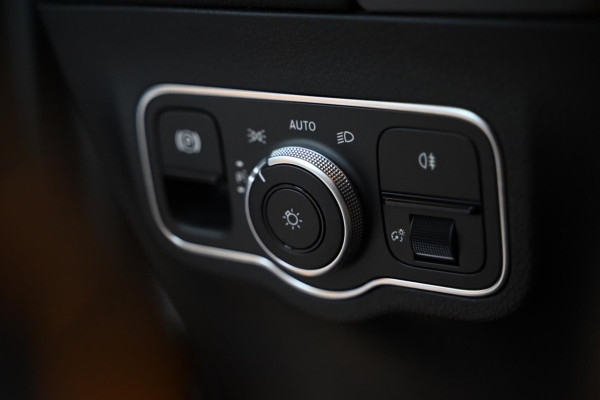 Mercedes-Benz B-Klasse 250 e Luxury Limited - Leer - Memory - Ambianceverlichting - Stoelverwarming - Panoramadak -