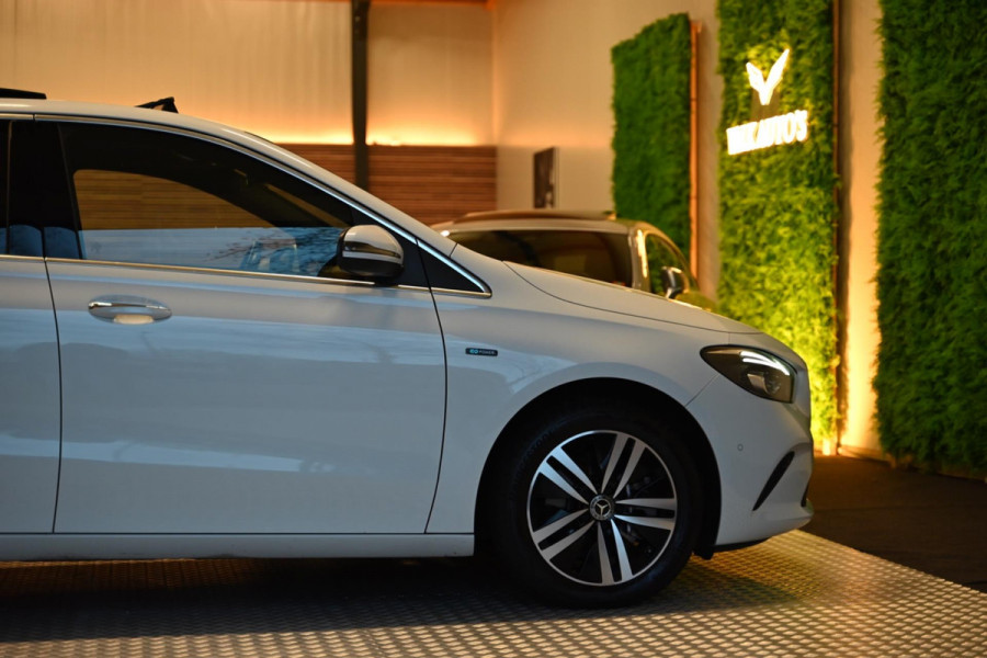 Mercedes-Benz B-Klasse 250 e Luxury Limited - Leer - Memory - Ambianceverlichting - Stoelverwarming - Panoramadak -