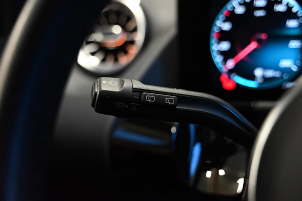 Mercedes-Benz B-Klasse 250 e Luxury Limited - Leer - Memory - Ambianceverlichting - Stoelverwarming - Panoramadak -