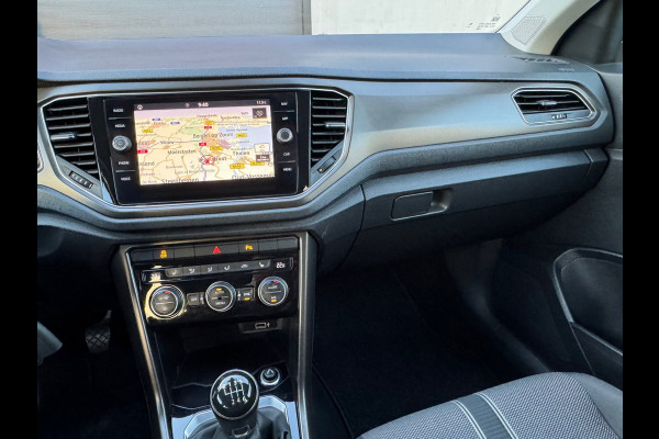 Volkswagen T-Roc 1.0 TSI Style * Navigatie * Led * Stoelverwarming * Adaptieve Cruise Control *