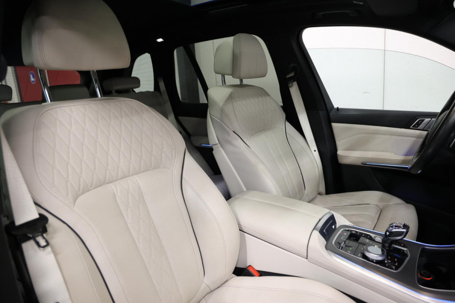 BMW X5 xDrive45e PANORAMA SKY LOUNGE TREKHAAK MASSAGE