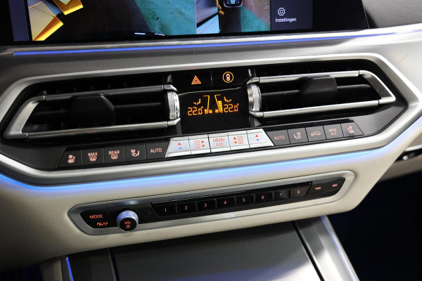 BMW X5 xDrive45e PANORAMA SKY LOUNGE TREKHAAK MASSAGE