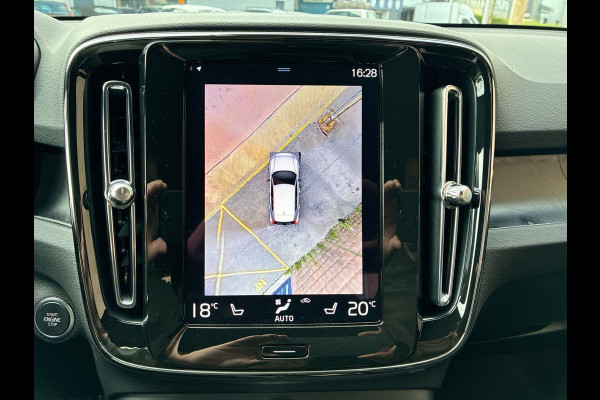 Volvo XC40 1.5 T4 Plug-in hybrid Plus Dark SOH 98% | Lage km stand | HK audio | 360° Camera | Trekhaak | Pilot- Park Assist