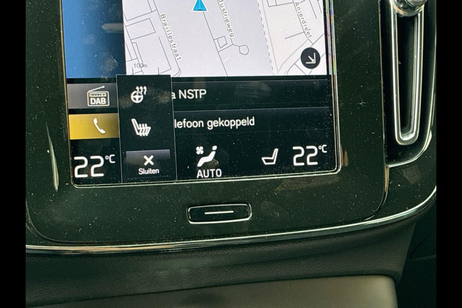 Volvo XC40 1.5 T4 Plug-in hybrid Plus Dark SOH 98% | Lage km stand | HK audio | 360° Camera | Trekhaak | Pilot- Park Assist