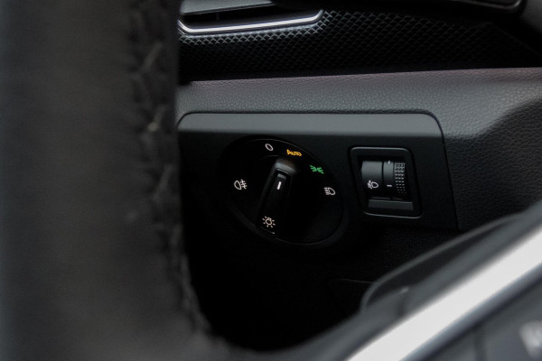 Volkswagen T-Cross 1.0 TSI GOAL | AFNEEMBARE TREKHAAK | ADAPTIEVE CRUISE CONTROL | SIDE ASSIST | APPLE CARPLAY / ANDROID AUTO