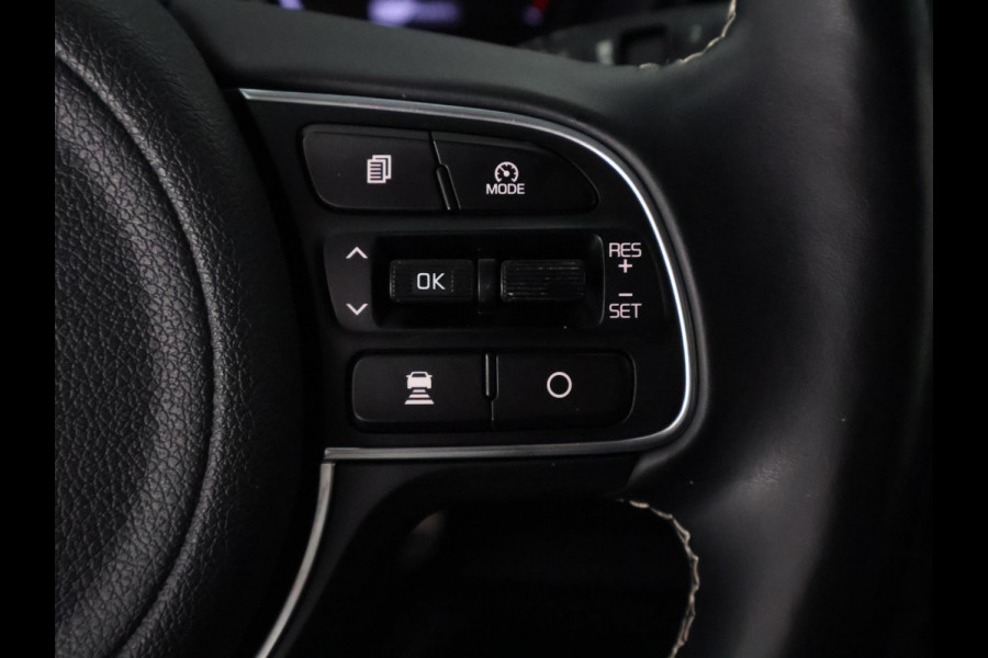 Kia e-Niro DynamicLine 64 kWh | SOH 100% ACCU | 450 km actieradius | Stuur-/Stoelverwarming | Navigatie | Camera | Half Leder |