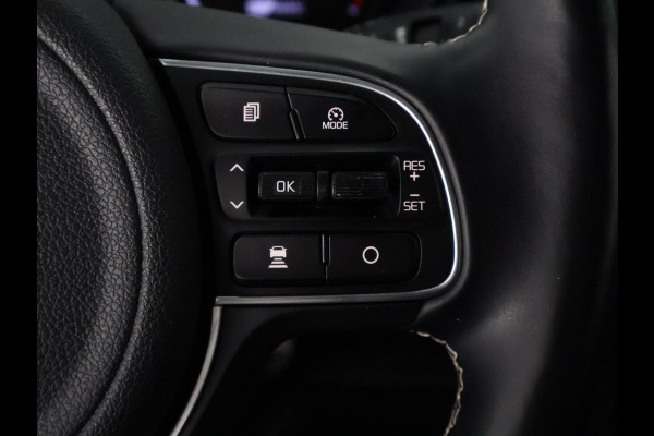 Kia e-Niro DynamicLine 64 kWh | SOH 100% ACCU | 450 km actieradius | Stuur-/Stoelverwarming | Navigatie | Camera | Half Leder |