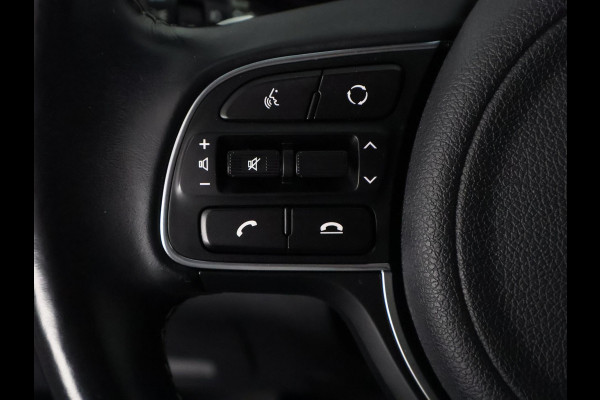 Kia e-Niro DynamicLine 64 kWh | SOH 100% ACCU | 450 km actieradius | Stuur-/Stoelverwarming | Navigatie | Camera | Half Leder |