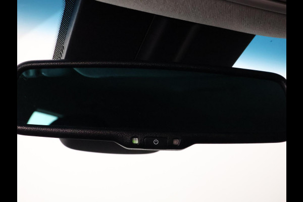 Kia e-Niro DynamicLine 64 kWh | SOH 100% ACCU | 450 km actieradius | Stuur-/Stoelverwarming | Navigatie | Camera | Half Leder |