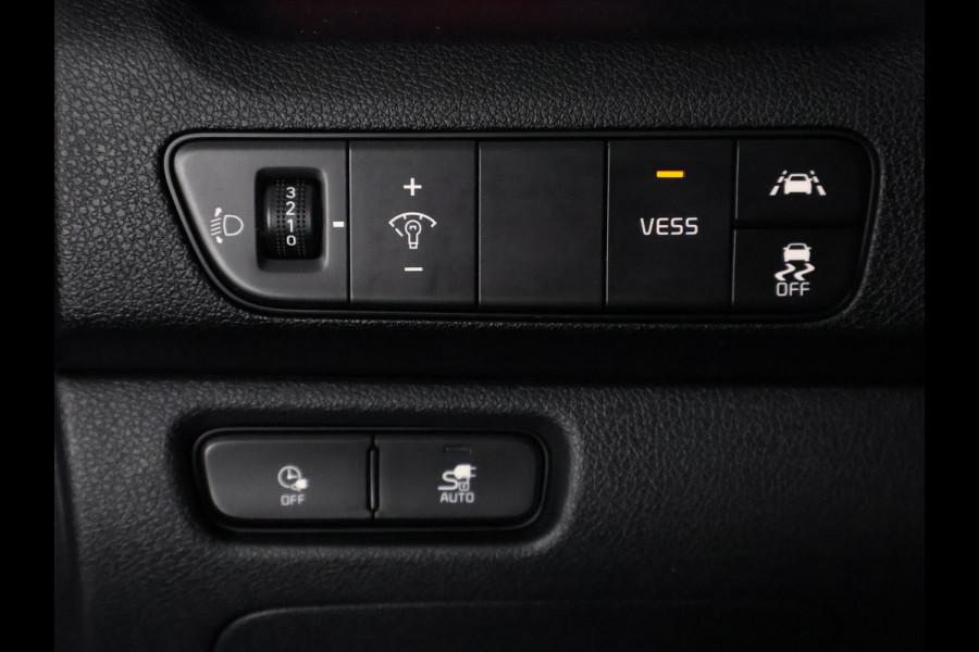 Kia e-Niro DynamicLine 64 kWh | SOH 100% ACCU | 450 km actieradius | Stuur-/Stoelverwarming | Navigatie | Camera | Half Leder |