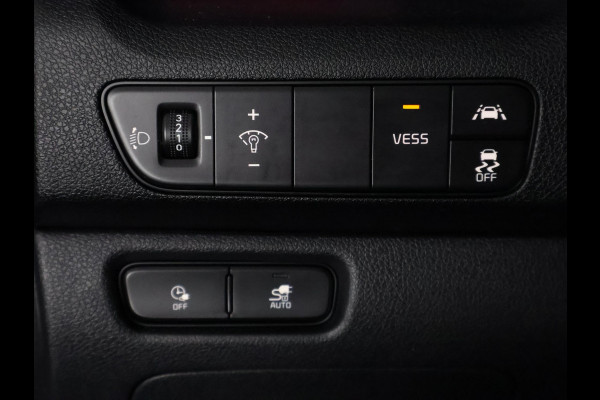 Kia e-Niro DynamicLine 64 kWh | SOH 100% ACCU | 450 km actieradius | Stuur-/Stoelverwarming | Navigatie | Camera | Half Leder |