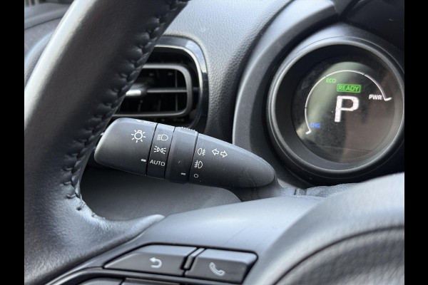 Toyota Yaris 1.5 Hybrid Dynamic Plus | Stoelverwarming, 16 inch, LED, Apple CarPlay/Android Auto, Parkeercamera, Keyless