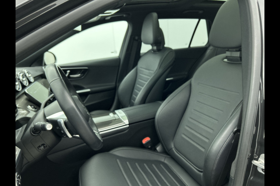 Mercedes-Benz C-Klasse Estate 300 e Star Edition LIMITED AMG | Night Pakket | Panorama Schuif-Kanteldak | Distronic | Apple CarPlay | Sfeerverlichting | Memory voorstoelen. Inclusief 24 maanden MB Certified garantie voor Europa.