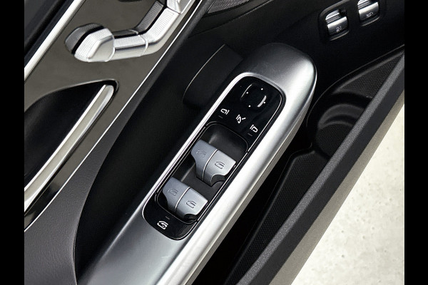 Mercedes-Benz C-Klasse Estate 300 e Star Edition LIMITED AMG | Night Pakket | Panorama Schuif-Kanteldak | Distronic | Apple CarPlay | Sfeerverlichting | Memory voorstoelen. Inclusief 24 maanden MB Certified garantie voor Europa.