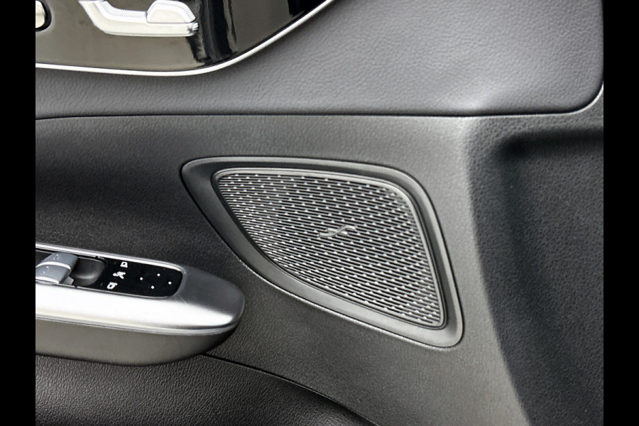 Mercedes-Benz C-Klasse Estate 300 e Star Edition LIMITED AMG | Night Pakket | Panorama Schuif-Kanteldak | Distronic | Apple CarPlay | Sfeerverlichting | Memory voorstoelen. Inclusief 24 maanden MB Certified garantie voor Europa.