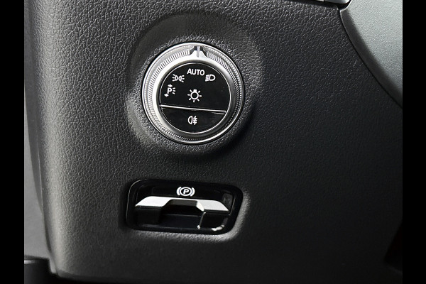 Mercedes-Benz C-Klasse Estate 300 e Star Edition LIMITED AMG | Night Pakket | Panorama Schuif-Kanteldak | Distronic | Apple CarPlay | Sfeerverlichting | Memory voorstoelen. Inclusief 24 maanden MB Certified garantie voor Europa.