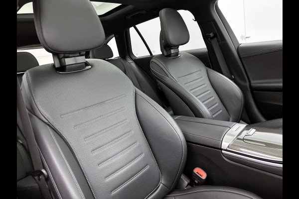 Mercedes-Benz C-Klasse Estate 300 e Star Edition LIMITED AMG | Night Pakket | Panorama Schuif-Kanteldak | Distronic | Apple CarPlay | Sfeerverlichting | Memory voorstoelen. Inclusief 24 maanden MB Certified garantie voor Europa.