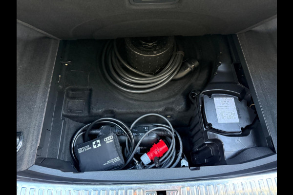 Audi e-tron Sportback 55 Quattro S edition 95 kWh LEER/PANO