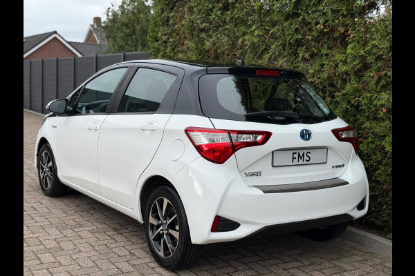 Toyota Yaris 1.5 Hybrid Bi-Tone Bluetooth