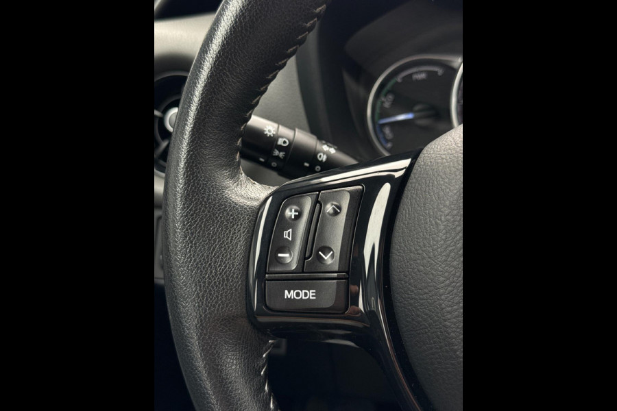 Toyota Yaris 1.5 Hybrid Bi-Tone Bluetooth