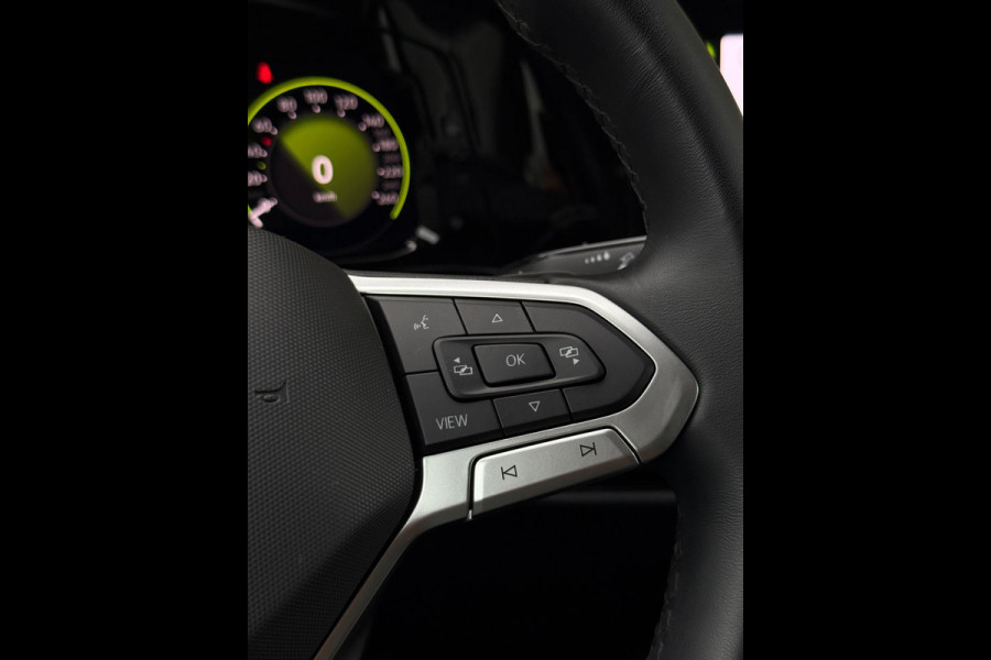 Volkswagen Golf 1.5 eTSI Style Edition Camera CarPlay