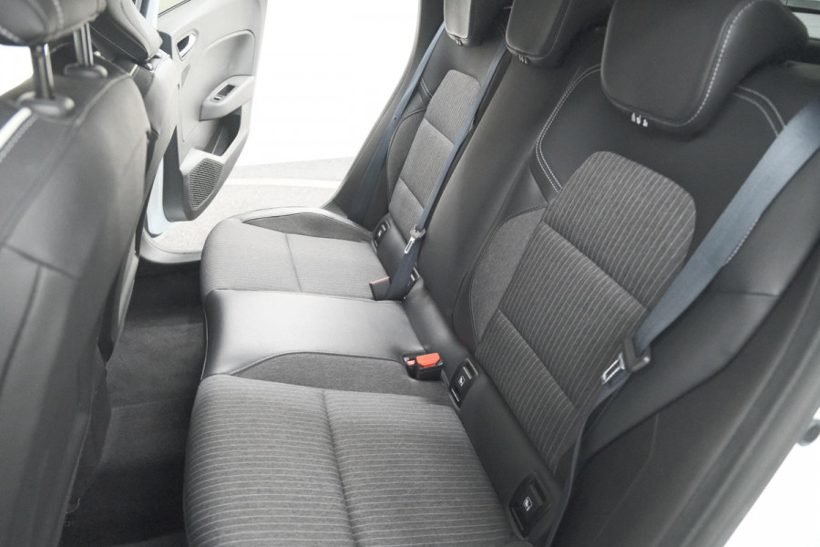 Renault Clio TCe 100 EDC Intens | Trekhaak | 360 Camera | Dodehoekdetectie | Stoelverwarming