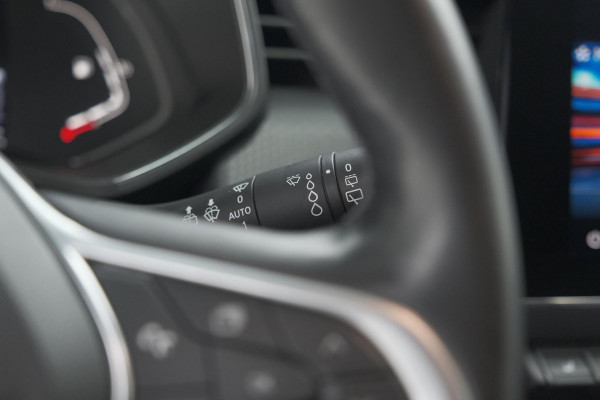 Renault Clio TCe 100 EDC Intens | Trekhaak | 360 Camera | Dodehoekdetectie | Stoelverwarming