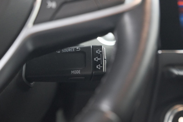 Renault Clio TCe 100 EDC Intens | Trekhaak | 360 Camera | Dodehoekdetectie | Stoelverwarming