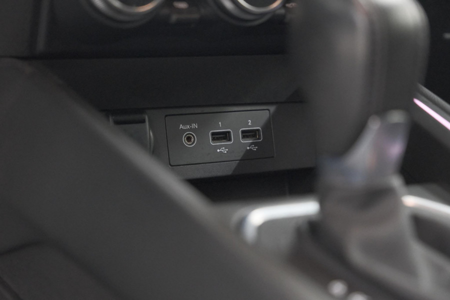 Renault Clio TCe 100 EDC Intens | Trekhaak | 360 Camera | Dodehoekdetectie | Stoelverwarming