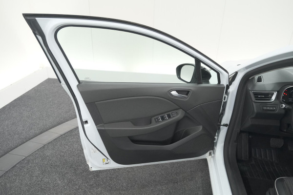 Renault Clio TCe 100 EDC Intens | Trekhaak | 360 Camera | Dodehoekdetectie | Stoelverwarming