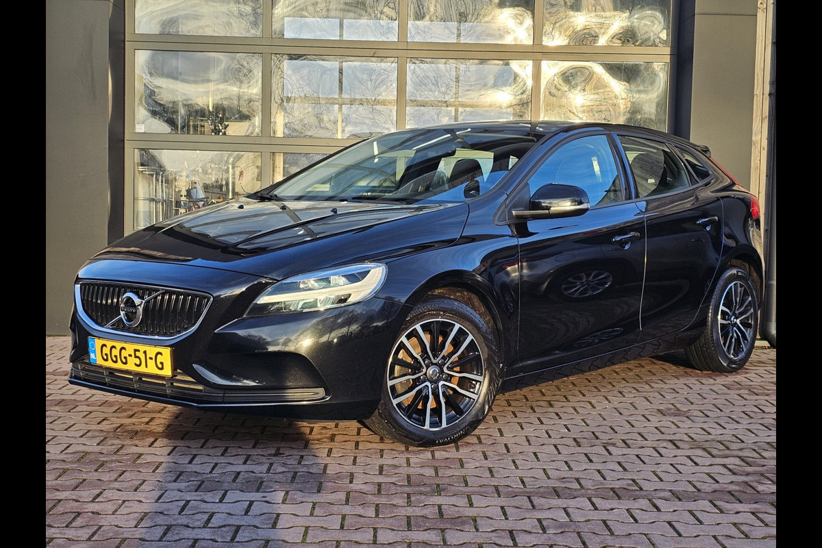 Volvo V40 2.0 T3 Momentum | LED | Navigatie | Cruise | LMV |