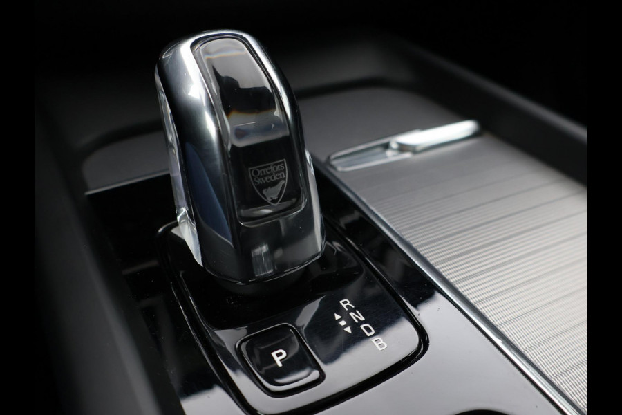 Volvo XC60 2.0 T8 T.E. 390 PK AWD R-DESIGN + BOWERS & WILKINS | 22 INCH | TREKHAAK | 360 CAMERA | PANORAMA | VOL-LEDER