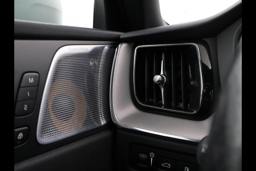 Volvo XC60 2.0 T8 T.E. 390 PK AWD R-DESIGN + BOWERS & WILKINS | 22 INCH | TREKHAAK | 360 CAMERA | PANORAMA | VOL-LEDER