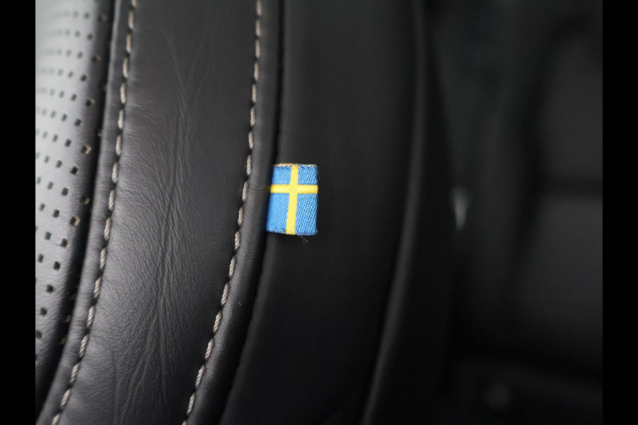 Volvo XC60 2.0 T8 T.E. 390 PK AWD R-DESIGN + BOWERS & WILKINS | 22 INCH | TREKHAAK | 360 CAMERA | PANORAMA | VOL-LEDER