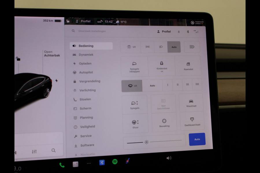 Tesla Model 3 60 kWh RWD *BTW* + LEDER | AUTOPILOT | PANORAMA | 3 CAMERA'S