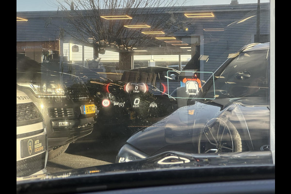 Mercedes-Benz C-Klasse 300 de 4MATIC AMG Line Panoramadak Adaptive Cruise Burmester Full Ambient