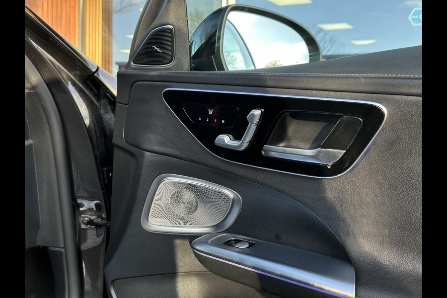 Mercedes-Benz C-Klasse 300 de 4MATIC AMG Line Panoramadak Adaptive Cruise Burmester Full Ambient