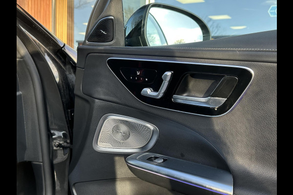 Mercedes-Benz C-Klasse 300 de 4MATIC AMG Line Panoramadak Adaptive Cruise Burmester Full Ambient