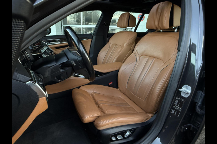 BMW 5 Serie Touring 520i High Executive | LUXURY LINE | PANORAMA | TREKHAAK | LEDER | COMFORT STOELEN |