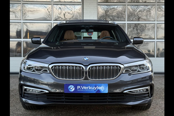 BMW 5 Serie Touring 520i High Executive | LUXURY LINE | PANORAMA | TREKHAAK | LEDER | COMFORT STOELEN |
