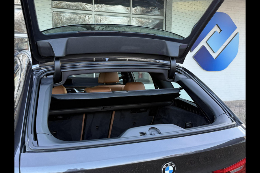 BMW 5 Serie Touring 520i High Executive | LUXURY LINE | PANORAMA | TREKHAAK | LEDER | COMFORT STOELEN |